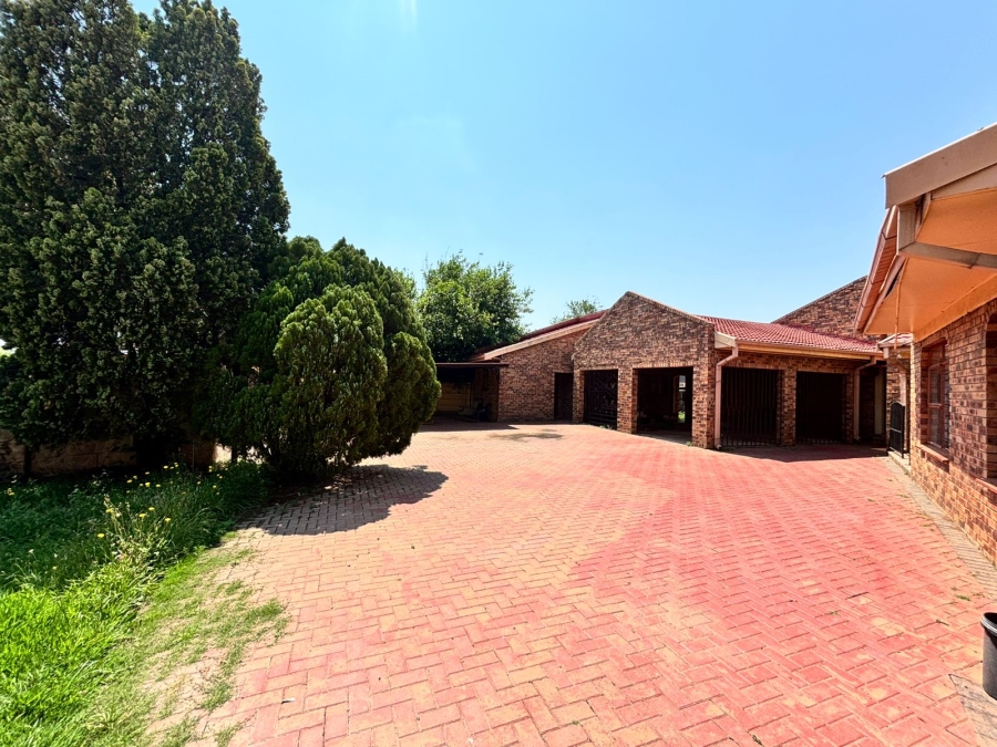 4 Bedroom Property for Sale in Parys Free State
